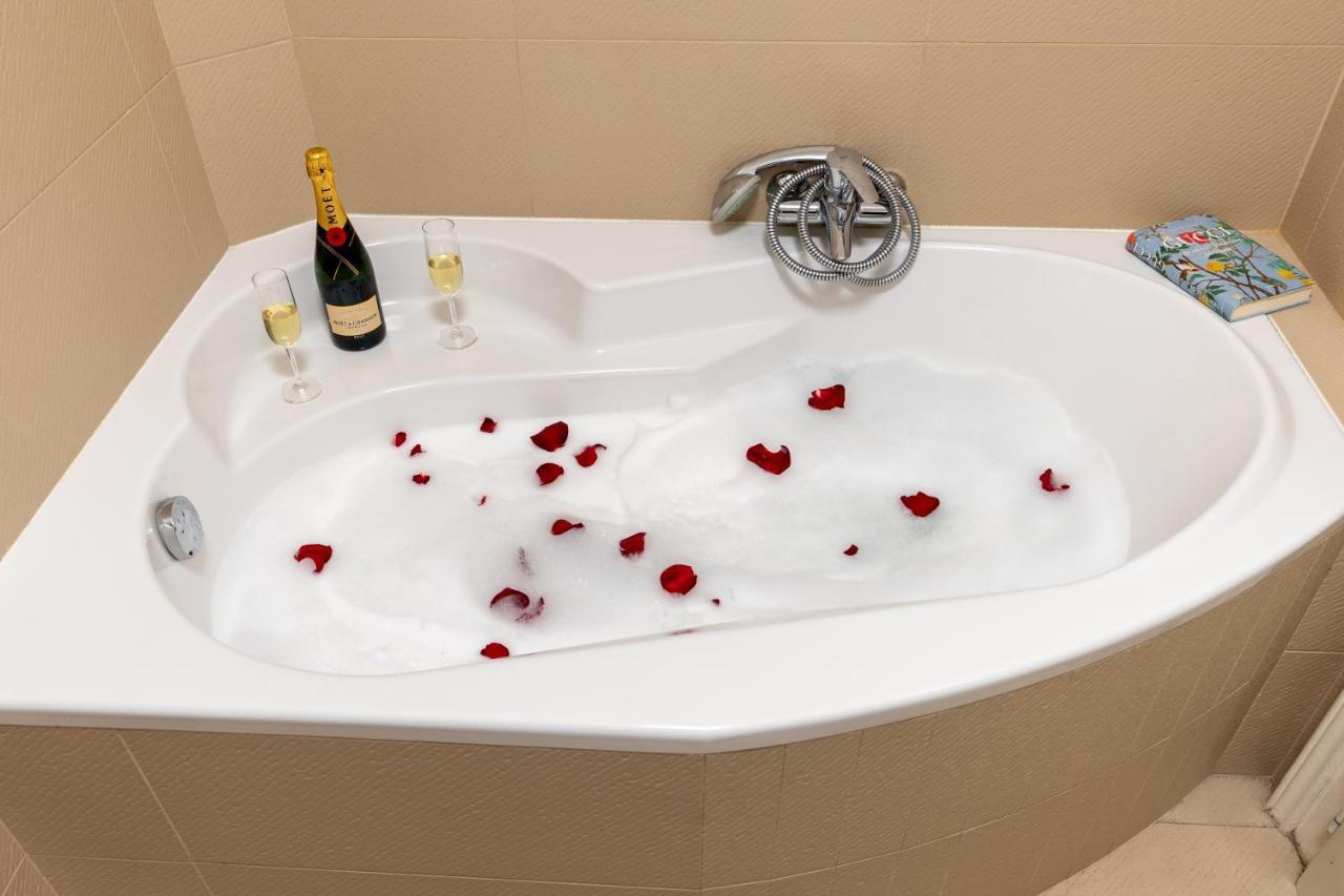 Matilda Luxury Suite Apartment Budapest Luaran gambar