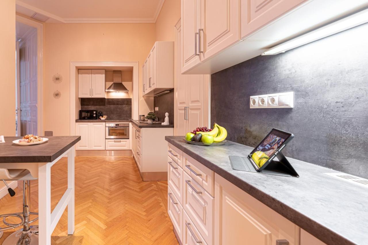 Matilda Luxury Suite Apartment Budapest Luaran gambar
